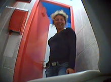 В женском туалете установили видеонаблюдение