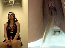 Японцы снимают писающую подругу в туалете