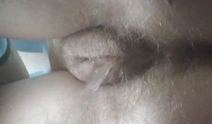 Подсмотрели за писающими девушками снизу в туалете